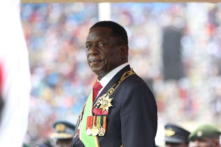 Президент Зимбабве не поехал на Всемирный экономический форум в Давос из-за беспорядков в своей стране