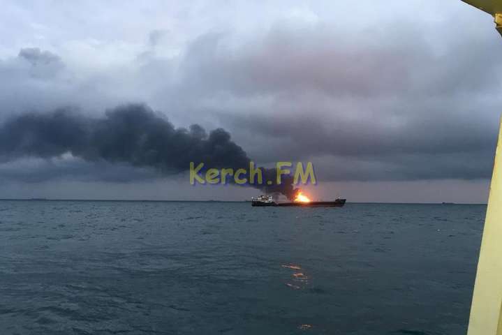 14 моряків загинули під час пожежі на суднах в Чорному морі