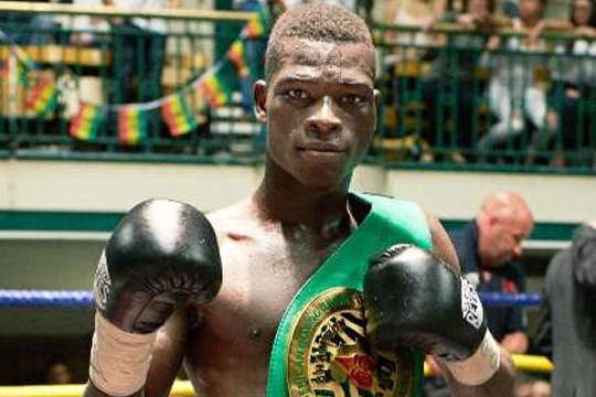 Промоутер Лу Дібелла заявив, що Ломаченка поб'є маловідомий боксер з Гани