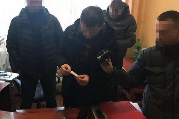 У Львівській області слідчий Нацполіції попався на хабарі у $12 тисяч