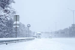 Снігопад у Києві: вантажівкам закриють в’їзд до міста