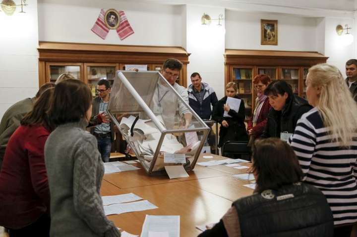 Україна відповіла на заяву Росії щодо спостерігачів на виборах 