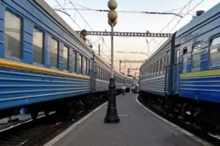 «Укрзалізниця» почала призначати додаткові потяги на вихідні до 8 березня