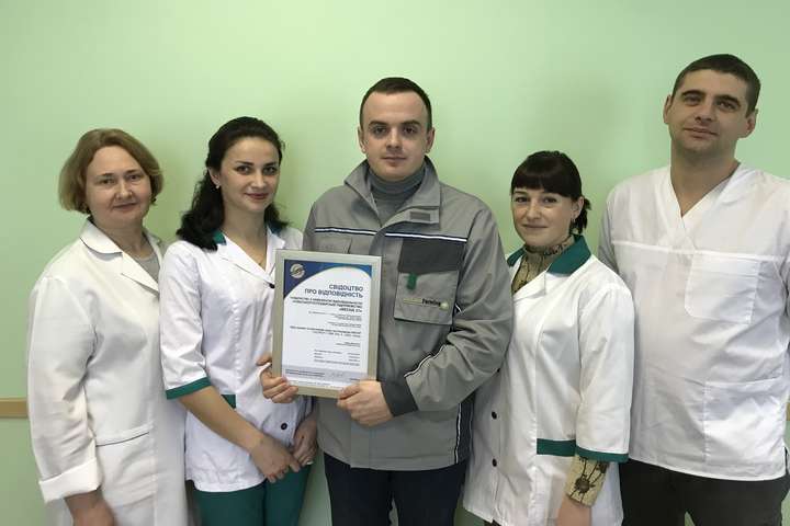 Корми для несучок від «Укрлендфармінг» отримали міжнародний сертифікат 