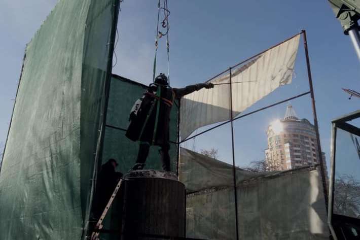 У Києві демонтували пам’ятник Суворову (фото)