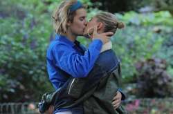 Хейли Болдуин и Джастину Биберу пришлось отложить свадьбу