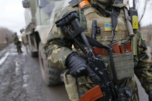 Бойовики обстріляли автомобіль українських бійців: загинув один воїн, четверо поранено 