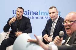  Мер Києва разом виступав у Давосі під час обговорення діджиталізації 