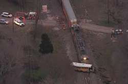  Автобус заглух на переїзді 
  