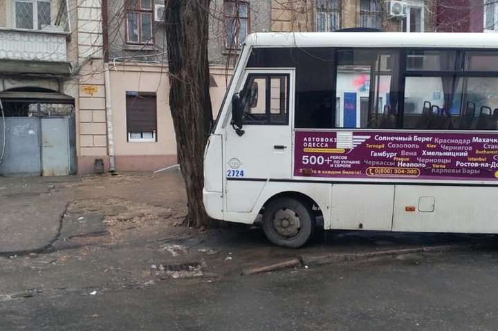 В Одесі негода спровокувала 83 ДТП за добу: одна людина загинула