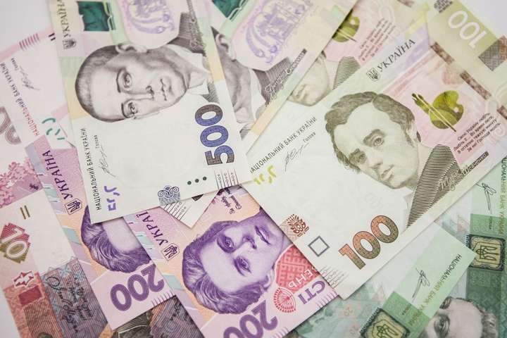 За рік в Україні побільшало готівки майже на 11%