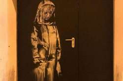 В Париже украли работу Бэнкси, посвященную жертвам терактов