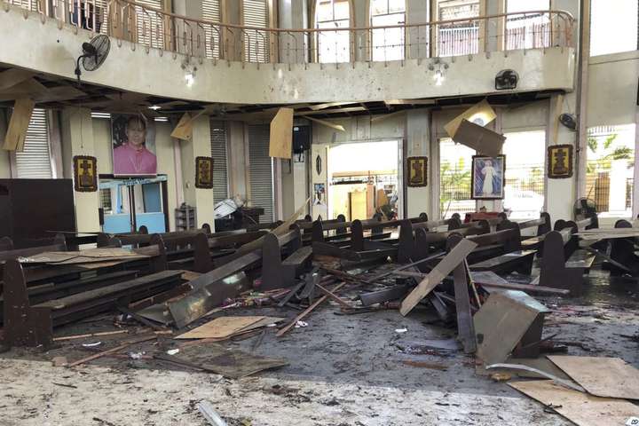 Терористи ІДІЛ взяли на себе відповідальність за вибухи в соборі на Філіппінах