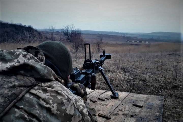 Доба на Донбасі: один обстріл бойовиків, без втрат