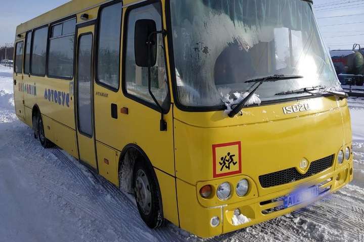Після отруєння дітей на Київщині поліція перевіряє шкільні автобуси