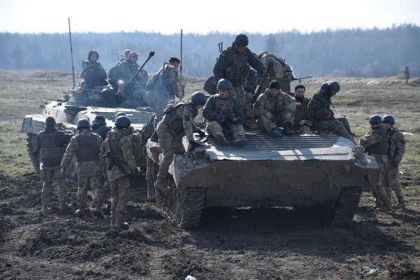 Полторак заявив, що в Україні створили танкову бригаду на випадок відкритої ворожої агресії