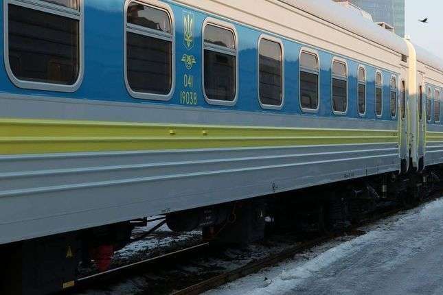 «Укрзалізниця» призначила сім додаткових потягів до 8 березня