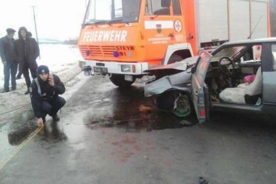 Під Ужгородом через масштабну аварію перекрили трасу Київ-Чоп