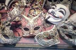 Фантастична Венеція. Яскраві літні фото міста гондол та карнавальних масок