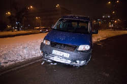 Автомобіль понесло на узбіччя