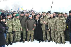 Тимошенко, кіборги та гігантський прапор: на Чернігівщині відзначили річницю бою під Крутами