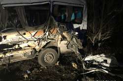 У Одеській області зіткнулися маршрутка, вантажівка та легковик, є жертви