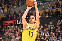 НБА. Сім очок Михайлюка не допомогли його «Лейкерс» уникнути поразки в матчі проти «Філадельфії» (відео)