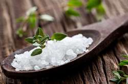 Диетологи назвали шесть продуктов, которые содержат много соли