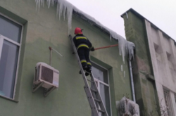 Рятувальники Вінниці провели «рейд» по бурулях