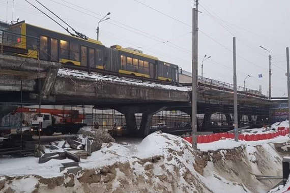 На Шулявському шляхопроводі розпочалися ремонтні роботи