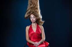 Девушка не стригла волосы 28 лет: как выглядит одесская Рапунцель