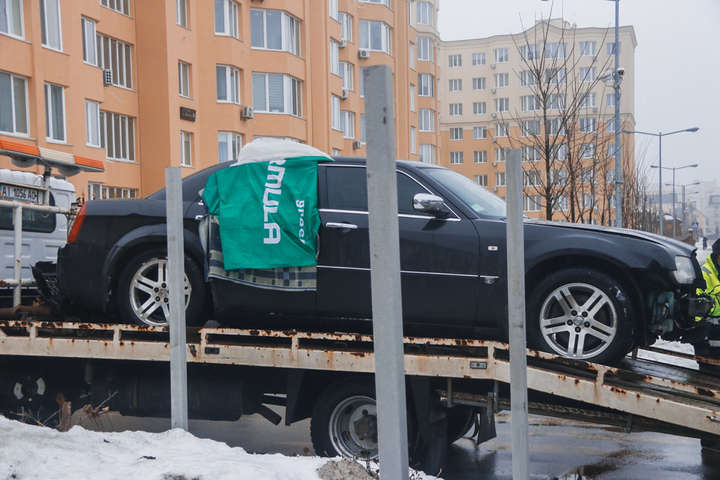 У Києві водій Chrysler помер за кермом (фото)