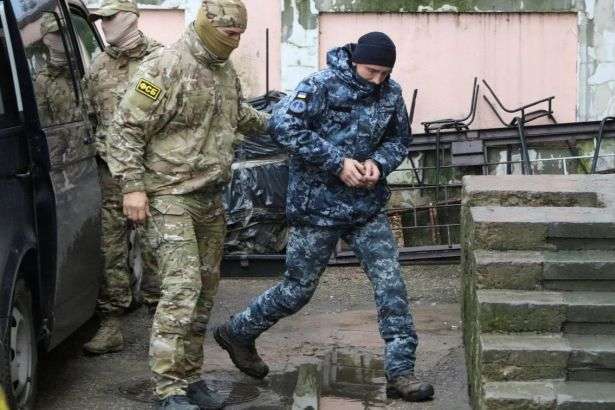 Слідчі РФ допитали чотирьох українських моряків