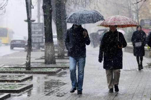 Сьогодні в деяких областях України очікується дощ і мокрий сніг