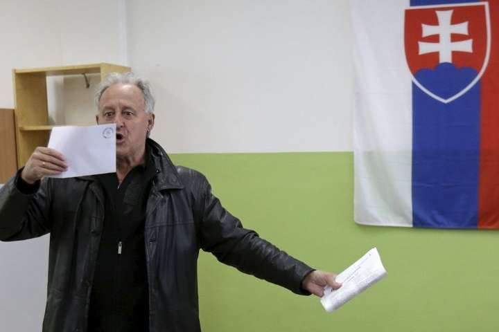 У Словаччині за крісло президента змагатимуться 15 кандидатів 