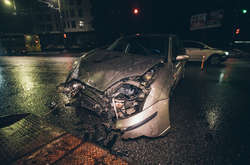 Автомобіль Ford отримав сильні пошкодження в передній частині