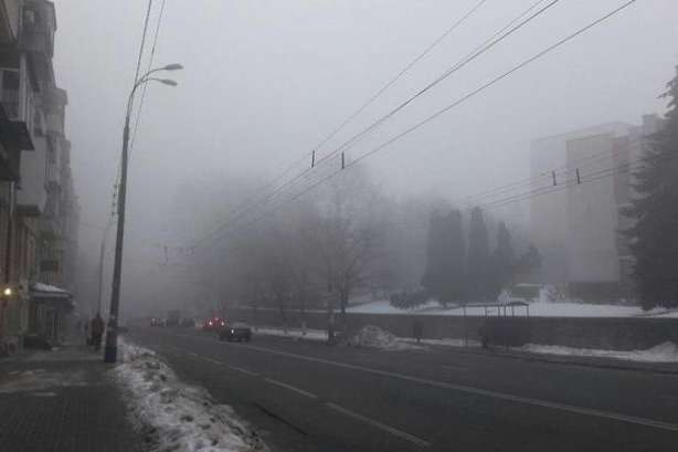 Синоптики розповіли, коли розсіється туман над Києвом