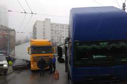 «Шумахер» на BMW влаштував великий затор біля Індустріального моста (фото)