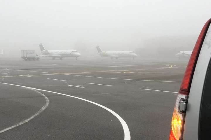 Аеропорт «Київ» через туман скасовує та затримує рейси
