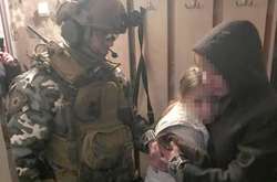  Під час штурму квартири дитина перебувала в дальній кімнаті та не постраждала, заявили в поліції 