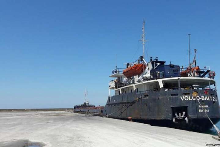 У Кабо-Верде затримали 11 російських моряків, які перевозили 9,5 тонни кокаїну
