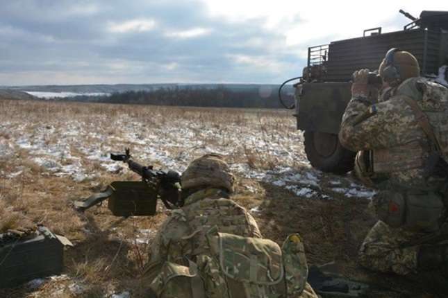 Доба на Донбасі: російські окупанти гатили з мінометів та гранатометів