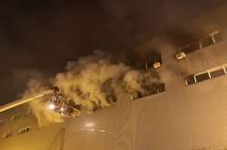 Пожежу в складських будівлях в Києві локалізовано