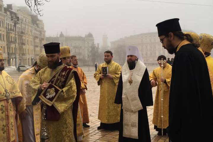 Епіфаній звершив заупокійний чин на могилі фундатора незалежної української церкви