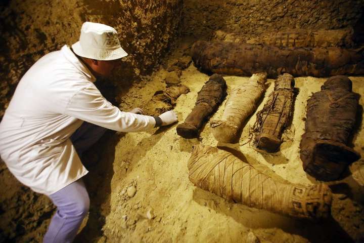 У Єгипті археологи знайшли 50 мумій, яким понад 2 тисячі років