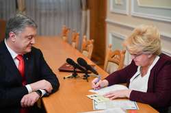 Допомагає Порошенку Руслан Князевич