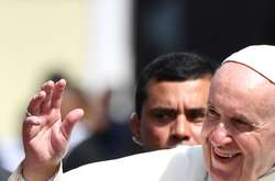 Папа Римський прибув до ОАЕ з історичним візитом