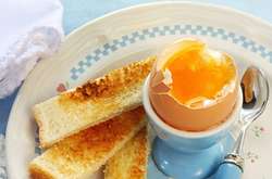 Медики считают, что одно яйцо в день поможет избежать инсульта