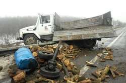 Про Гройсмана і його відремонтовані дороги (ФОТО)