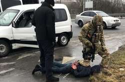 На Житомирщині СБУ затримала ділків, які продавали автомати